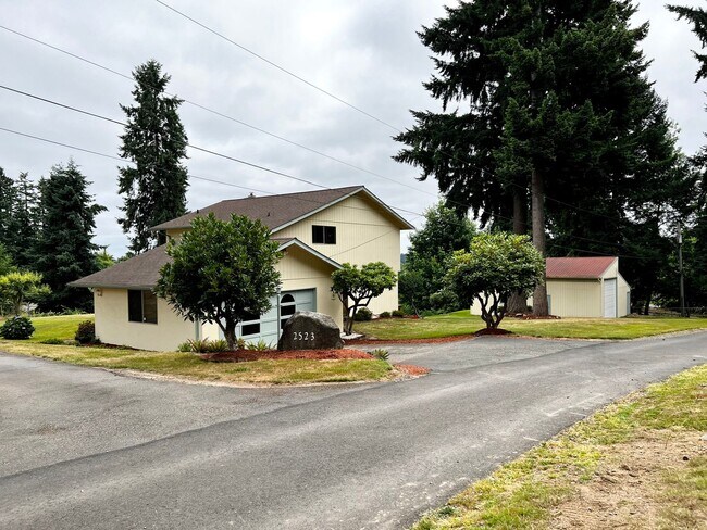 Primary Photo - Beautiful home with a view in Bremerton.