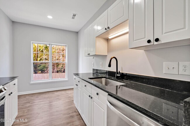 Building Photo - 4519 Sagedale Dr