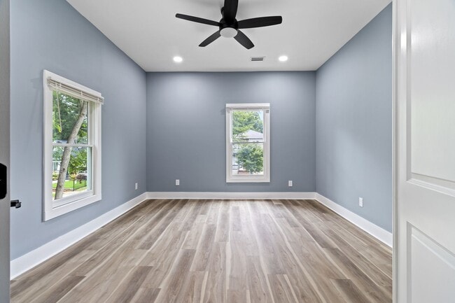 Building Photo - Stunning Fully Renovated Home in the Heart of Historic Oakland City