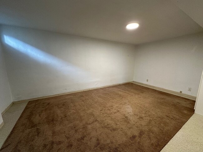 Building Photo - Wonderful 2+ Bedroom 1 Bath Shadle Area Home