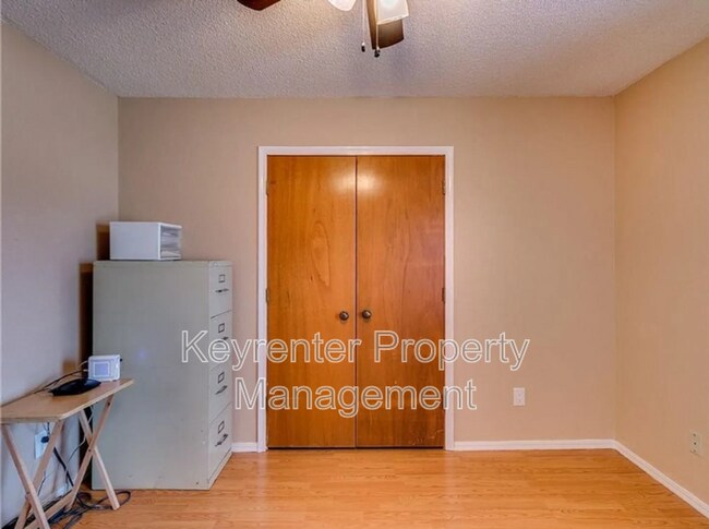 Building Photo - 8301 Azurewood Dr