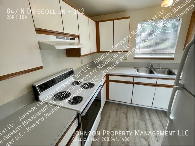 Building Photo - 847 N Driscoll Ln