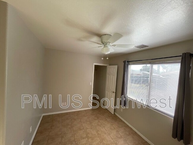 Building Photo - 8300 E Florentine Rd