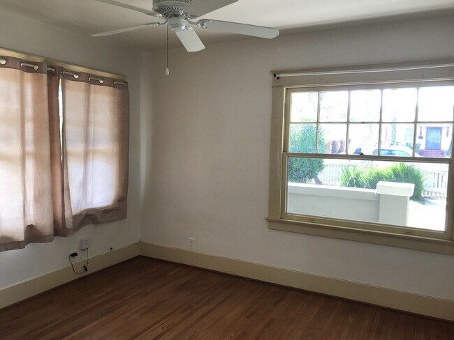 Building Photo - Fenced 3 Bedroom House with Two Car Driveway! Located in the Heart of North Park! In Unit Washer ...
