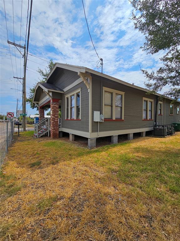 Building Photo - 718 Boundary St