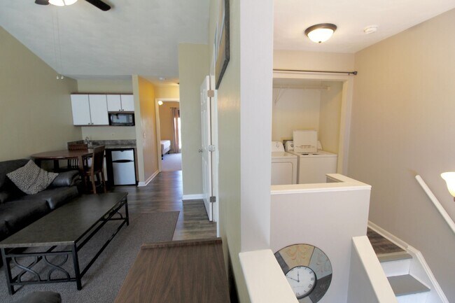 Building Photo - 1416 Bradley Dr