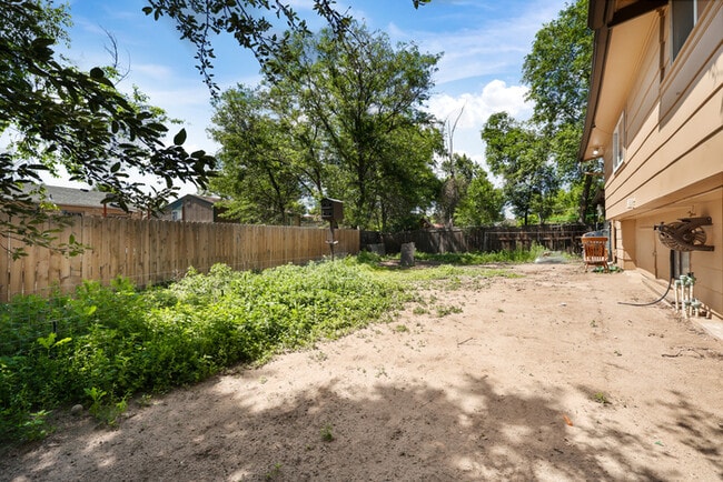 Building Photo - 2380 Middleton Ct