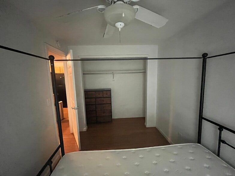 Building Photo - 1405 Broadway St