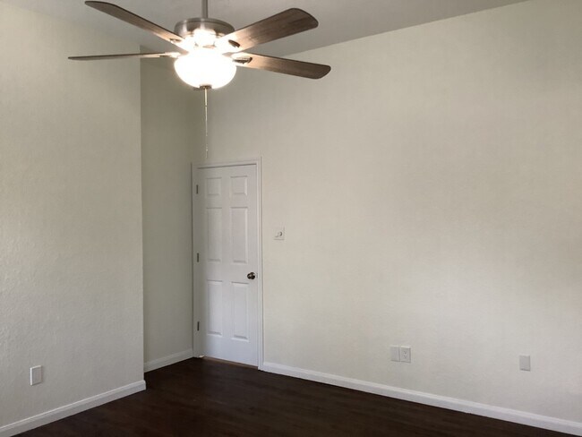 Building Photo - 3709 Breckenridge Dr