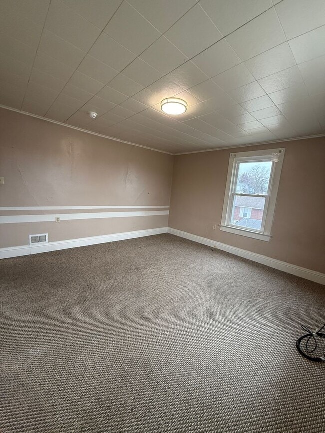 Building Photo - 914 Lawrence St