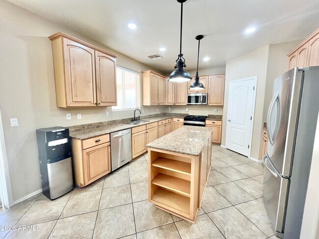 Building Photo - 17269 W Morning Glory St