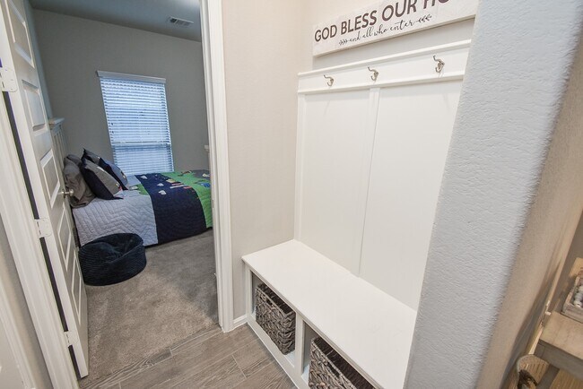 Building Photo - 31443 Splitting Willow Ln