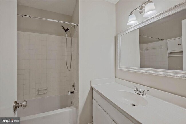 Building Photo - 7177 Lake Cove Dr