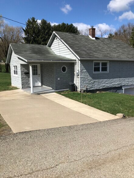 Exterior - 912 Dawson Ave