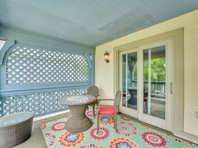 Building Photo - 106 Michigan Ct