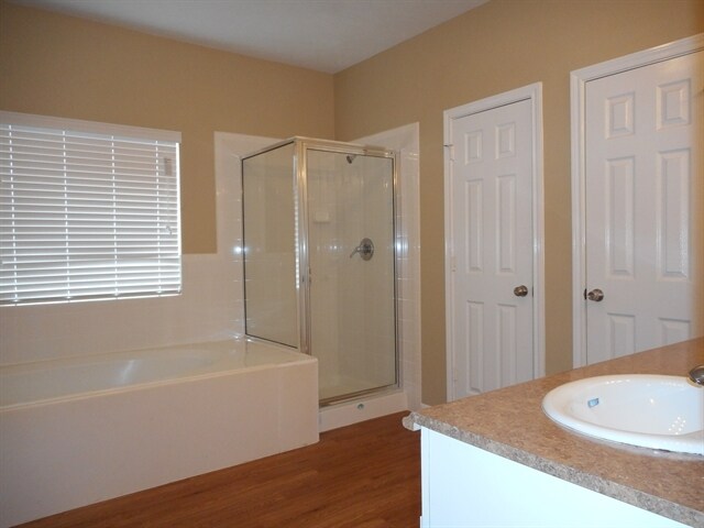 Building Photo - 22806 Tara Way Dr