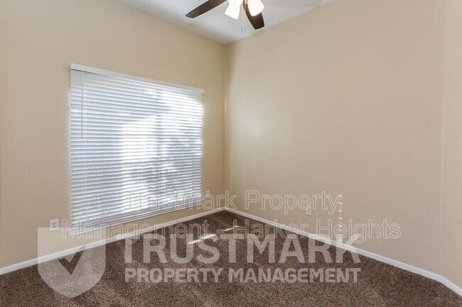 Building Photo - 4300 Capri Dr