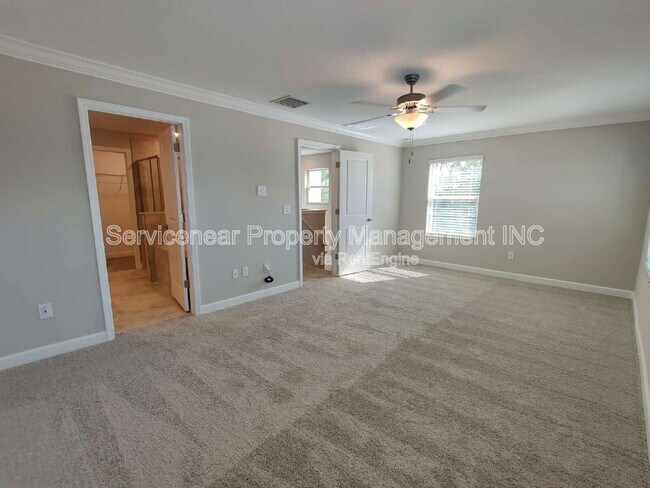 Building Photo - 23240 Willow Glen Way