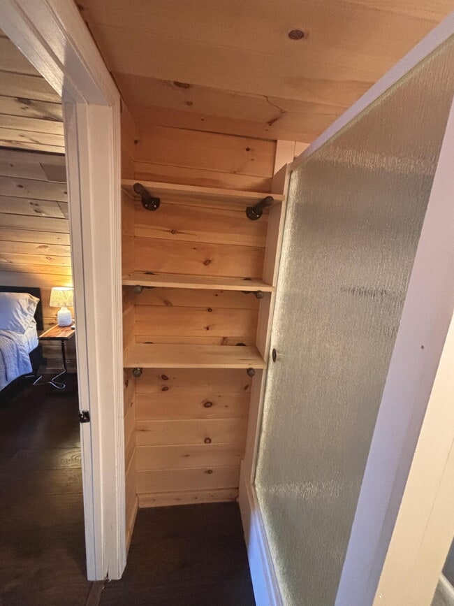 Building Photo - Fully furnished 1 bed studio in Brunswick....