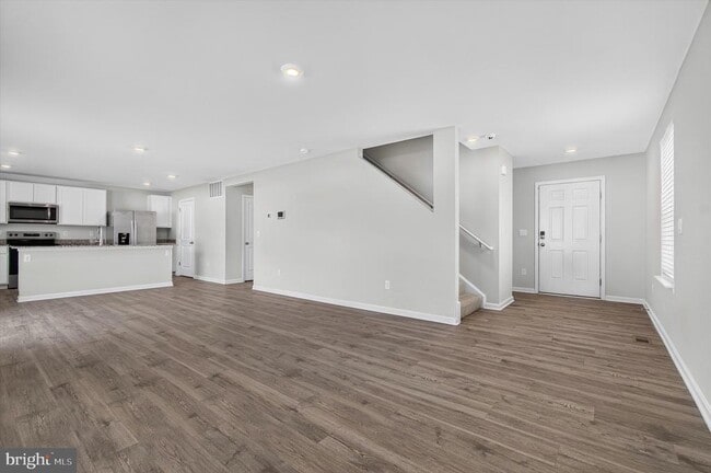 Building Photo - 3155 White Tail Dr