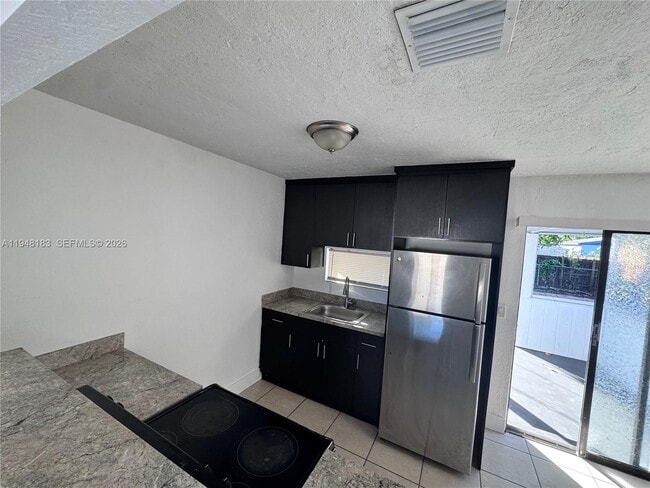 Building Photo - 4851 SW 44th Ave