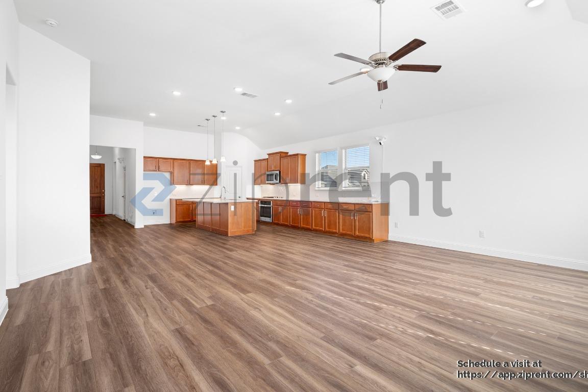 Building Photo - 2900 Long Slope Rd