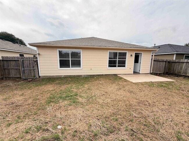 Building Photo - 631 Kiley Dr