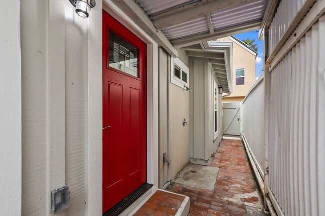 Building Photo - Beachside 3BR Home | Remodeled | AC | Garage Parking | Walk to Boardwalk