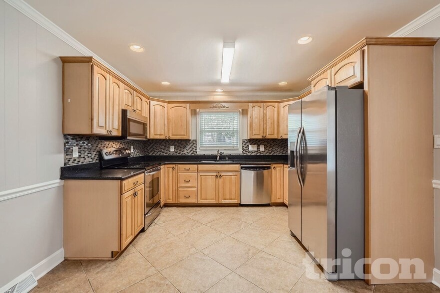 Building Photo - 7133 Starvalley Dr