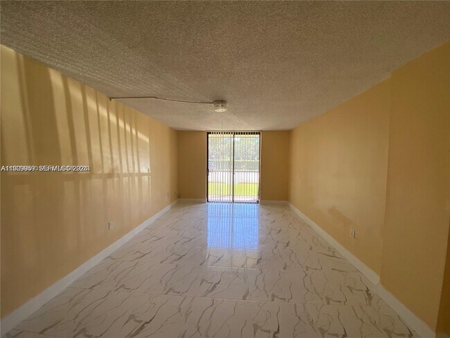 Building Photo - 16851 NE 23rd Ave