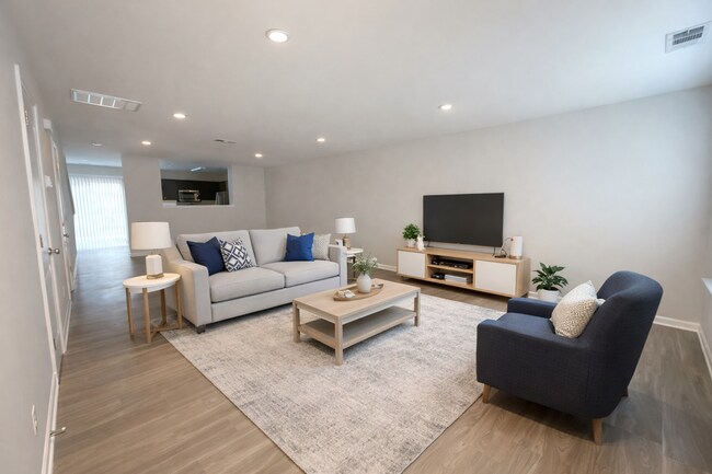 Building Photo - 8 SAW