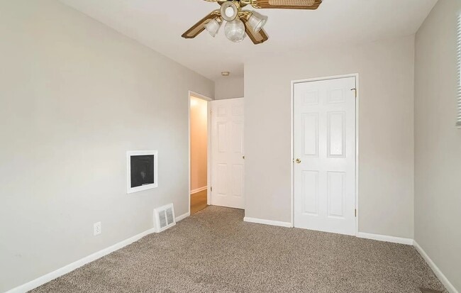 Building Photo - 1200 Acredale Dr