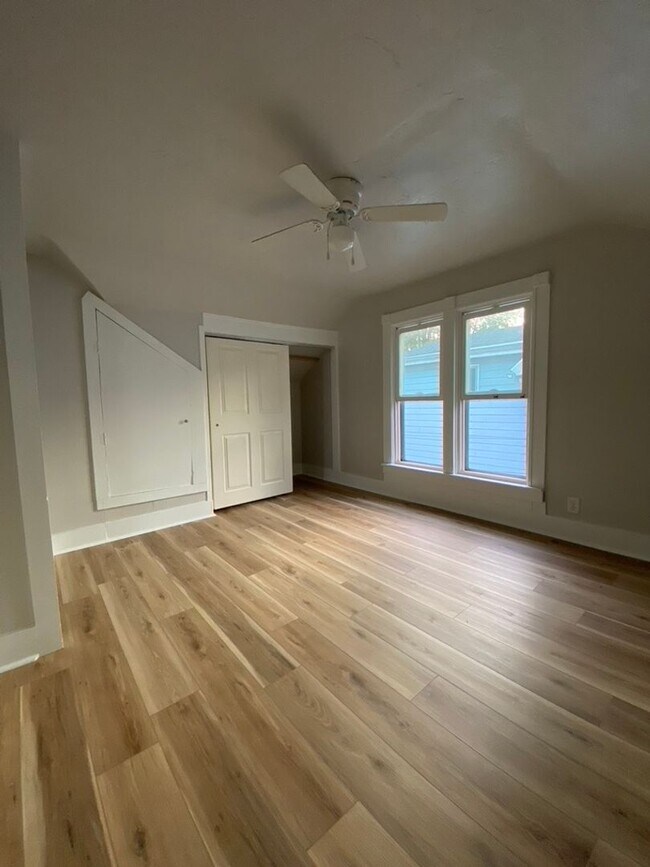 Building Photo - 1229 School Ave