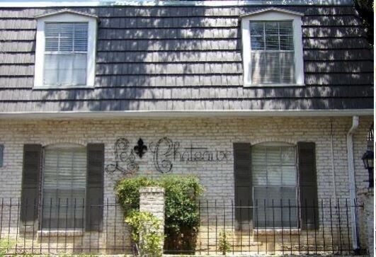 Primary Photo - 8038 Broadway St