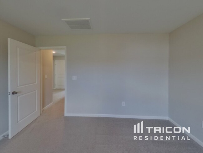 Building Photo - 531 Bella Casa Run