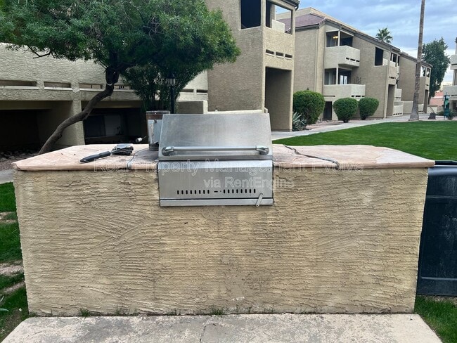 Building Photo - 1331 W Baseline Rd