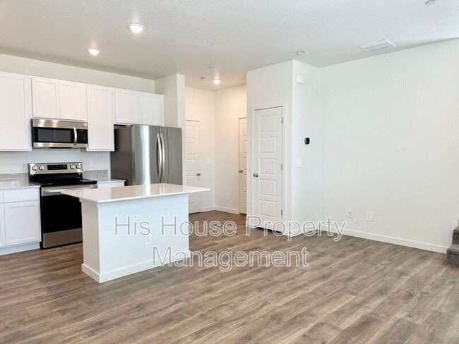 Building Photo - 3913 Canoe St