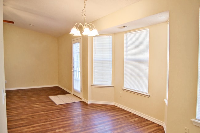 Building Photo - 1791 N Pine Crest Ave
