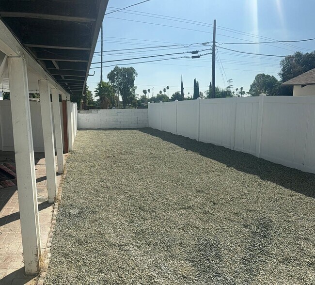 Building Photo - 5704 Wisteria Dr