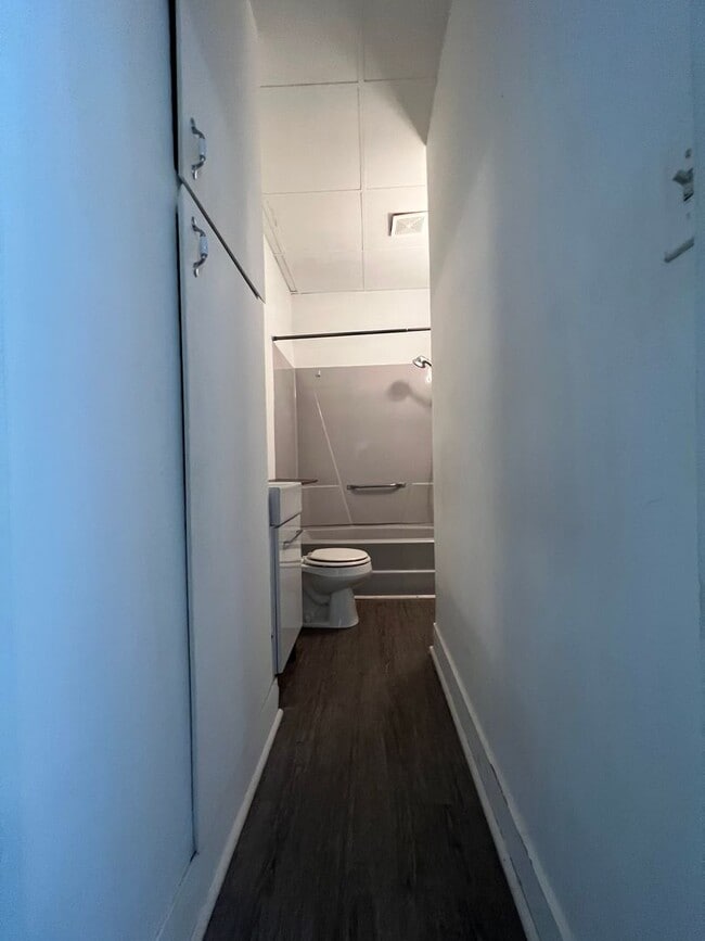 Building Photo - 2809 South Ave