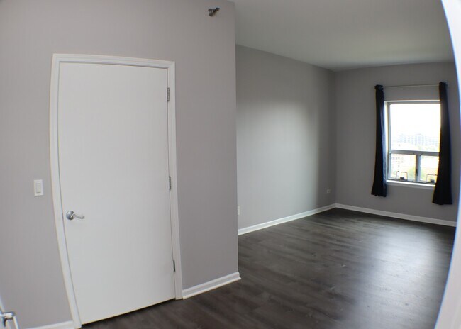 Building Photo - 100 N Hermitage Ave