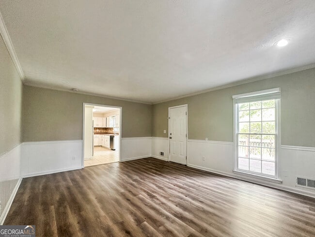 Building Photo - 561 Chatham Trail