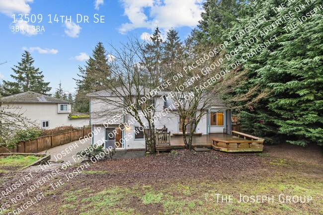 Building Photo - 13509 14th Dr SE