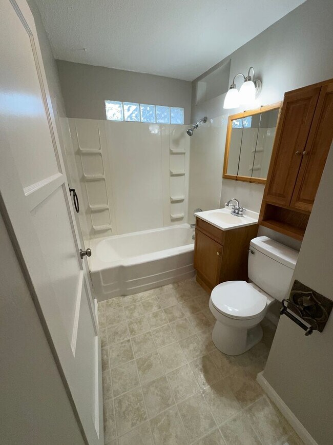 Building Photo - Stunning 2-Bed, 2-Bath Home with Oversized...