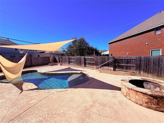 Building Photo - 3927 Blue Monster Cove