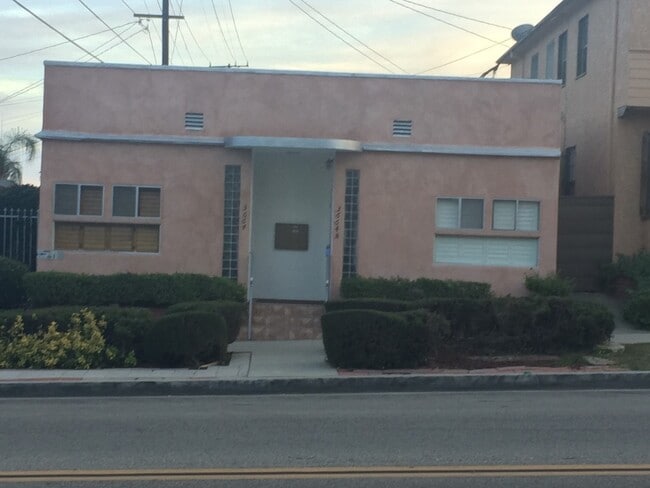 Building Photo - 3664 W 54th St