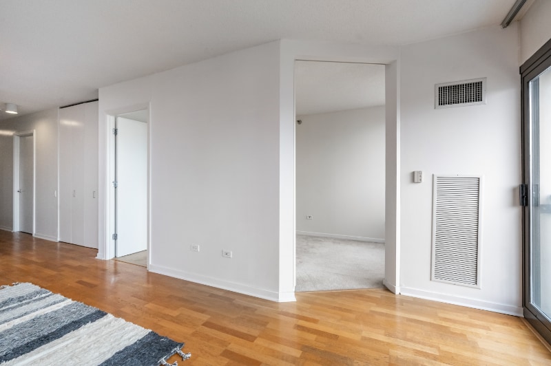 Building Photo - 400 N La Salle Dr