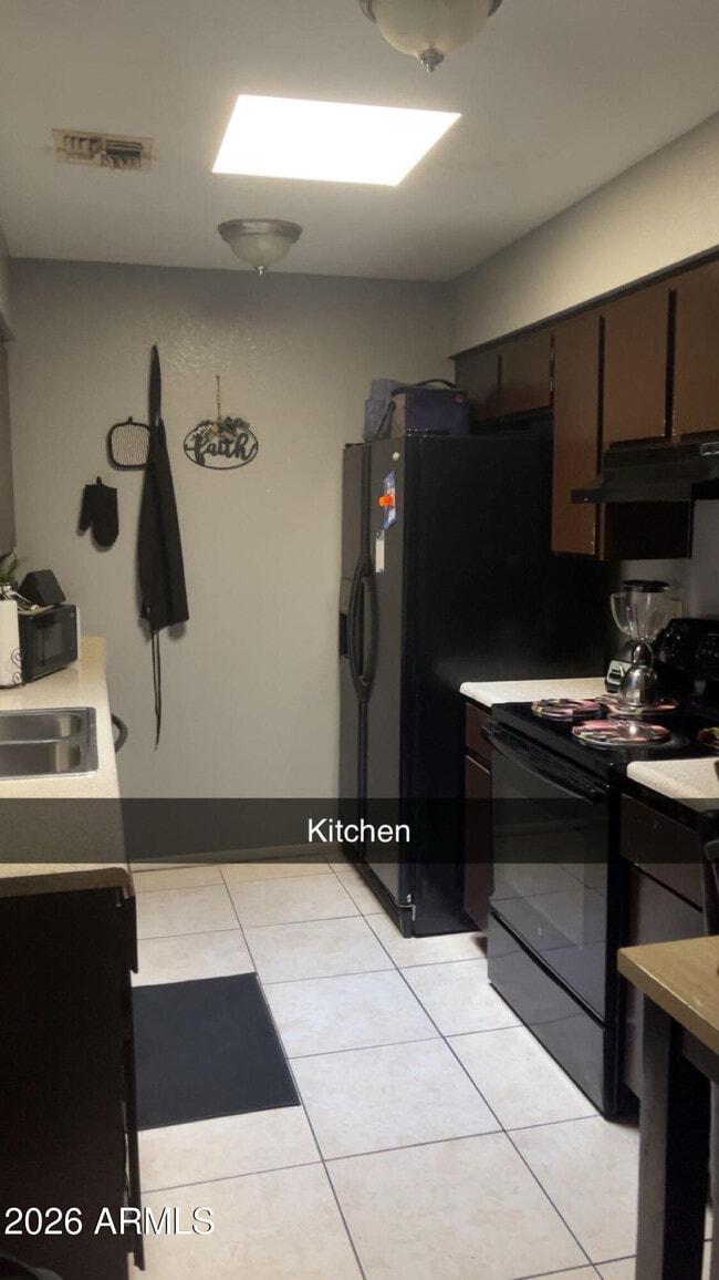 Building Photo - 9001 W Elm St