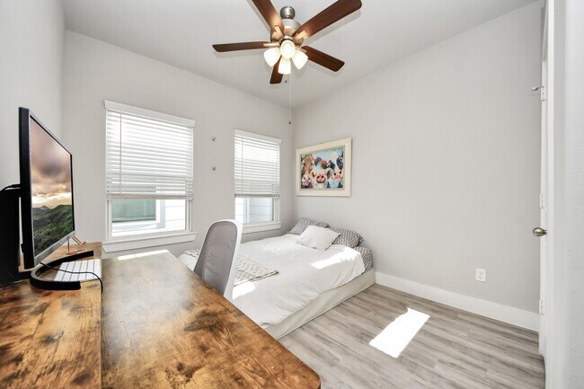 Building Photo - 9017 Lonestar Creekbend Ln