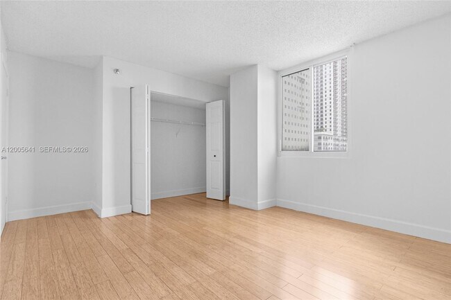 Building Photo - 850 N Miami Ave